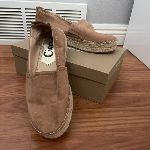 Circus - Tan Canvas Shoes - Picture 1 of 3